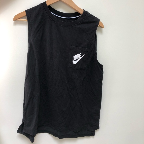 Nike Tshirt - Picture 1 of 3